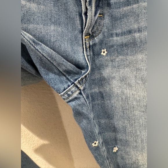 NWT AMO Tomboy Crop Loose Fit Relaxed Rise Vintage Embroidered Floral Jeans 26 - Picture 5 of 16
